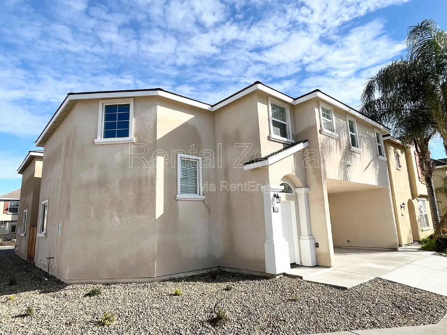 3 bed, 2.5 bath, $2,150 — Photo 2
