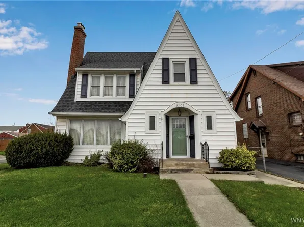 3202 Michigan Ave, Niagara Falls, NY 14305