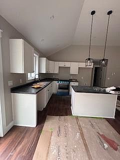 5th image of 543 Naples Road