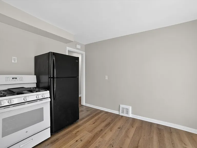 13776 Shady Oak Blvd — Photo 7
