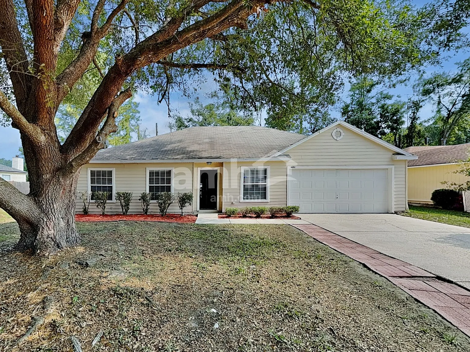 3 bed, 2.0 bath, 1721 sqft, $2,000 — Photo 1