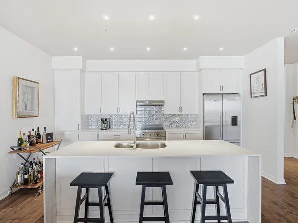 131 Chemin Bates #507, Mont Royal, QC H2V 1B1