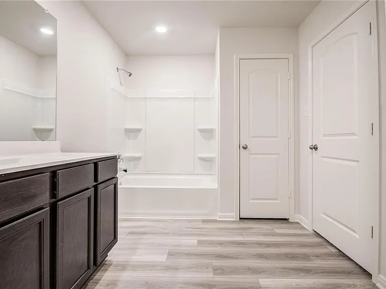 10699 Lost Maples Dr — Photo 24