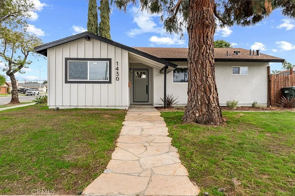 1430 Lindengrove Ave photo 1