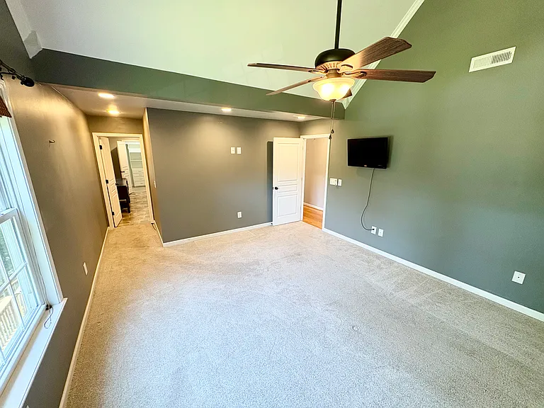 1233 Plymouth Ave — Photo 45
