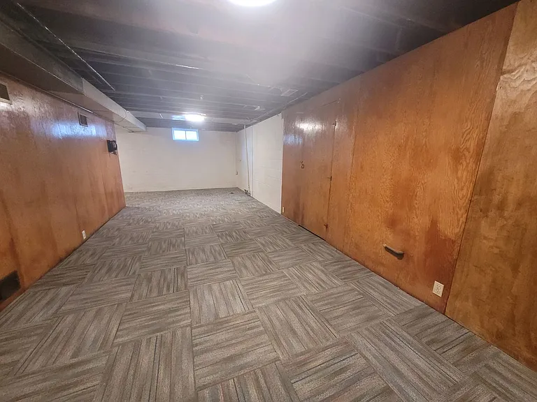 2405 Maple St — Photo 15
