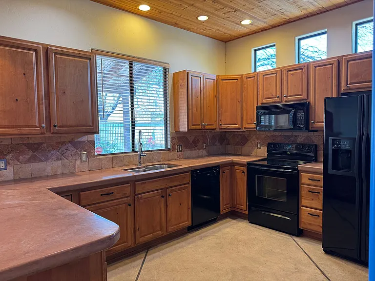 1717 N Baxter Dr — Photo 23