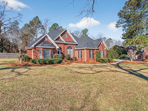3rd image of 2001 Glen Oaks Dr
