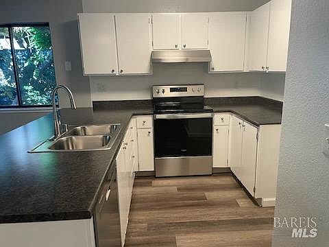 2nd image of 10 Arbor Court