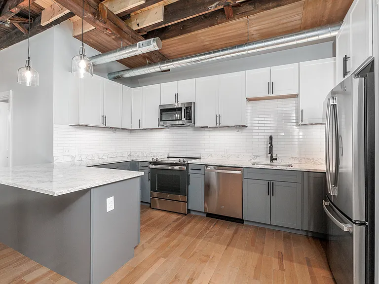 Hotel Street Apartments — Photo 23