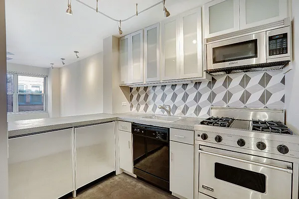 Rented by Level Group | media 13