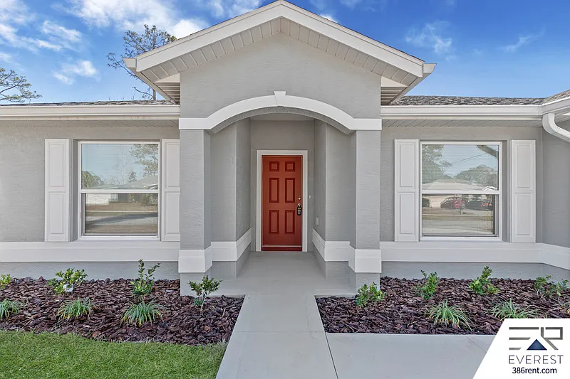 4 bed, 2.0 bath, 2082 sqft, $2,100 — Photo 4