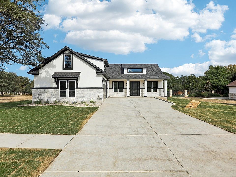 1st image of 320 Yellow Ribbon Trl