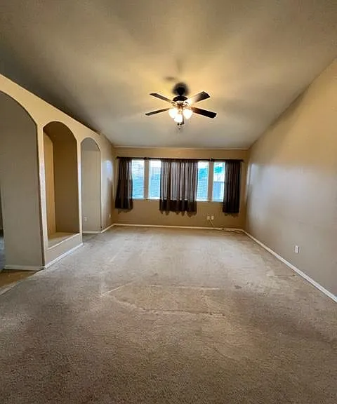 1467 Acorn Ct — Photo 1