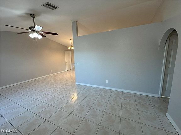 3rd image of 846 SW 16th Ter