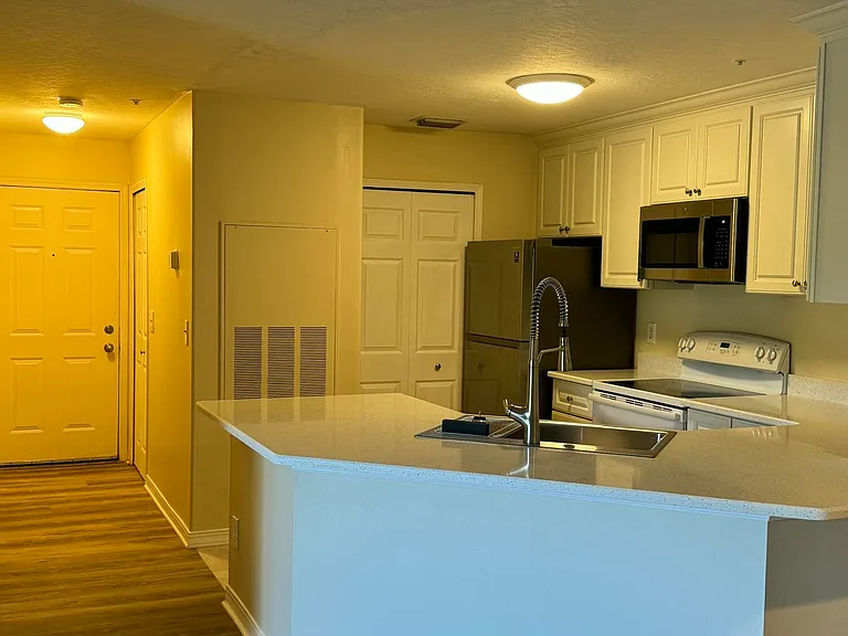 7667 N Wickham Rd #710 — Photo 5