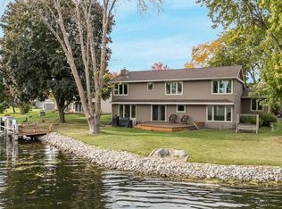 937 Leeward Ct, Oshkosh, WI 54901