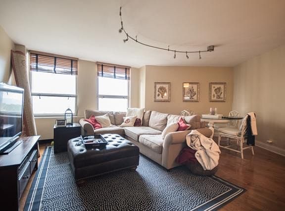 4th image of 2626 N Lakeview Ave APT 1209