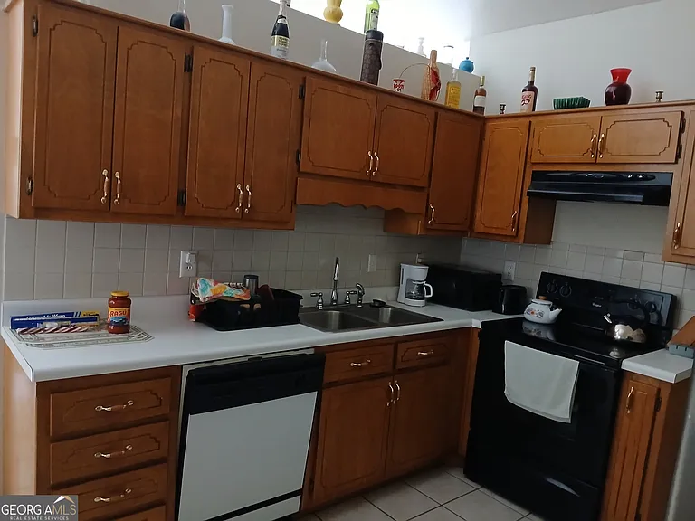 817 Ashton Pl — Photo 4