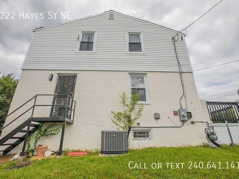 5222 Hayes St NE — Photo 8