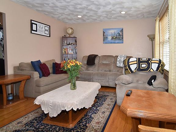 4th image of 377 Woonasquatucket Ave Unit B2