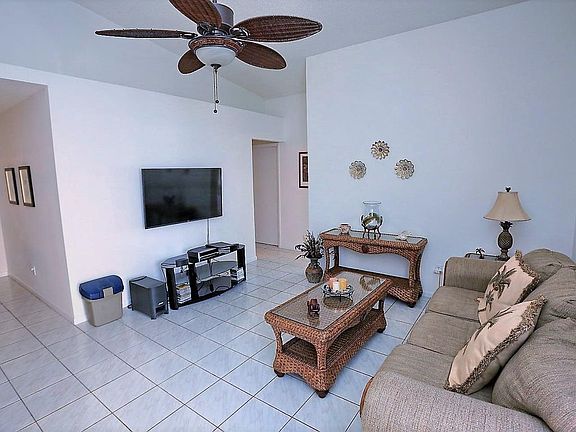 4th image of 13 Paxford Ln