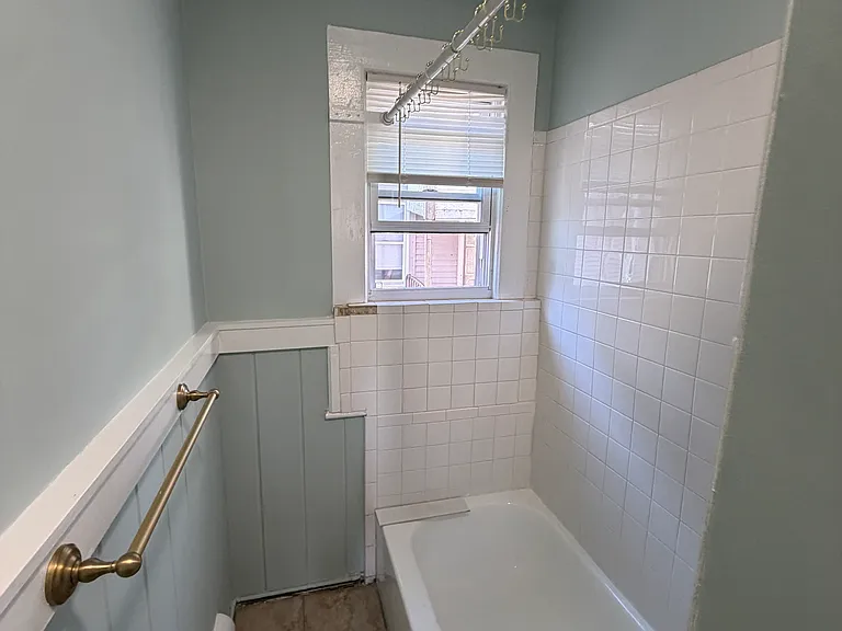 98 Glen St #2 — Photo 18
