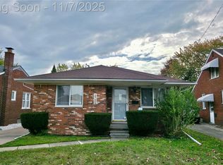 16086 Bell Ave, Eastpointe, MI 48021
