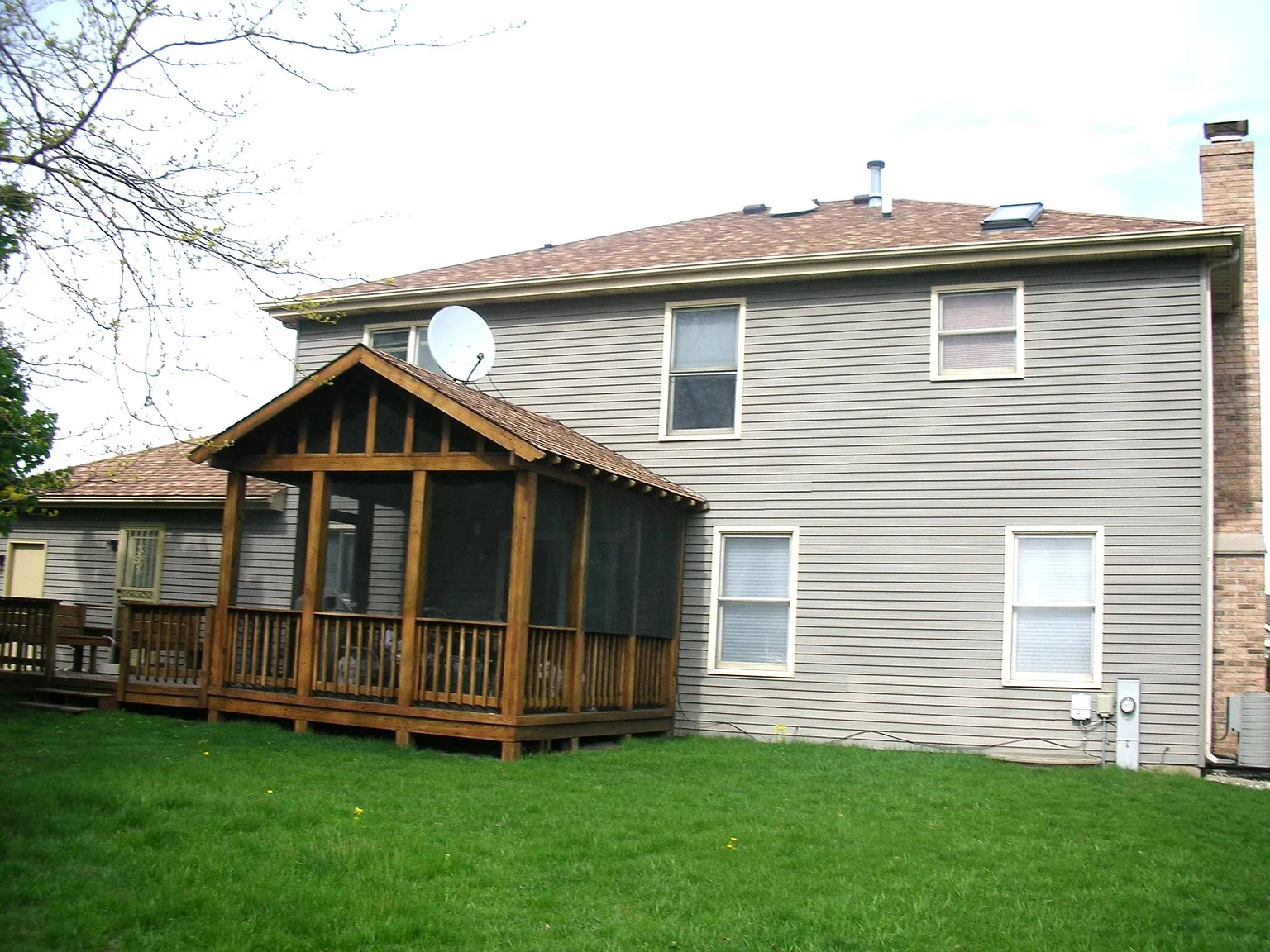4 bed, 2.5 bath, 3800 sqft, $3,650 — Photo 2