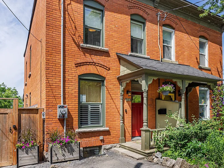 68 Lorne Ave — Photo 2