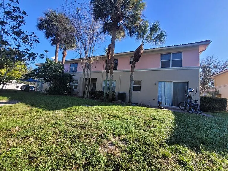 303 Seminole Palms Dr — Photo 6