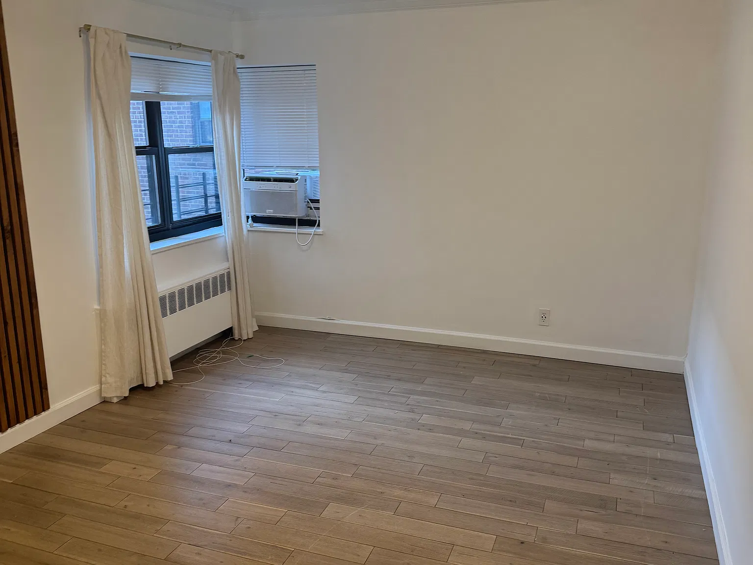 2 bed, 850 sqft, $2,700 — Photo 1