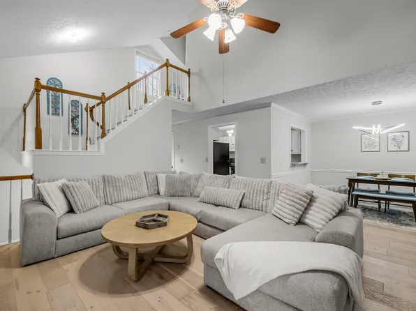 401 Oak Hollow Ct, Raleigh, NC 27613