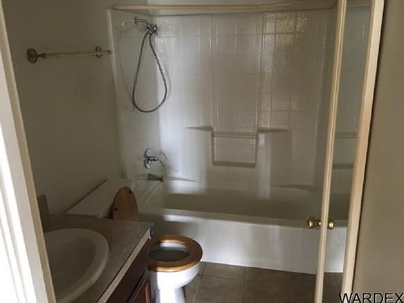 3rd image of 2250 E Parkside Dr