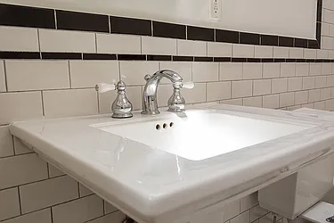 Rented by Dixon Advisory USA Inc.