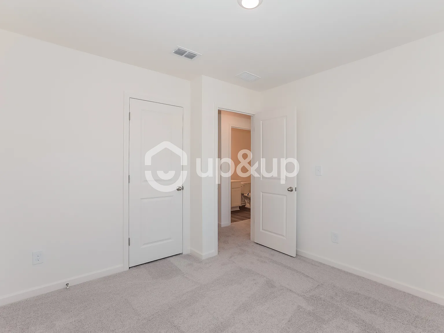 3 bed, 2.5 bath, 1421 sqft, $1,975 — Photo 2