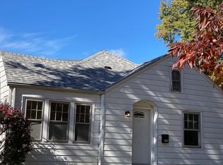 2425 S 8th St, Springfield, IL 62703