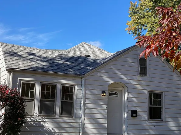 2425 S 8th St, Springfield, IL 62703