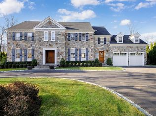 7 Seneca Rd, Scarsdale, NY 10583