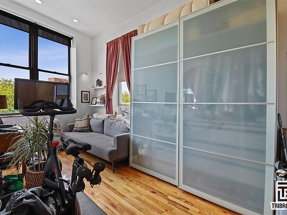 5th image of 395 Smith St #3R