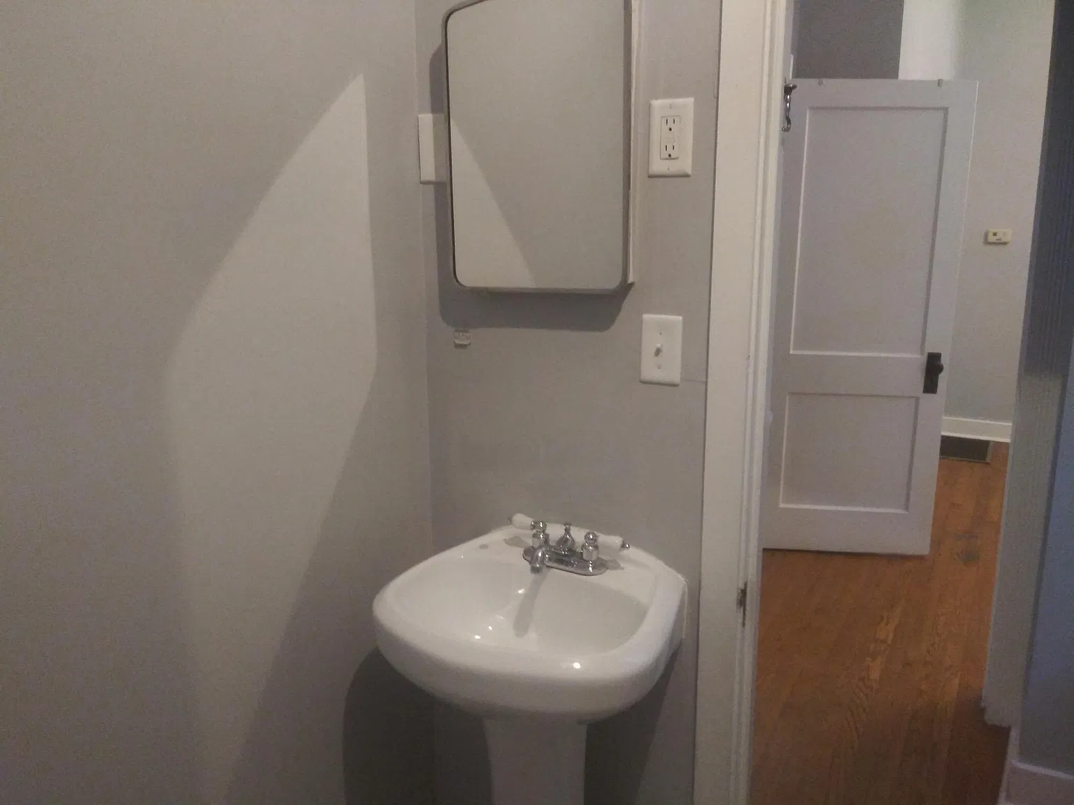 2 bed, 700 sqft, $1,100 — Photo 4