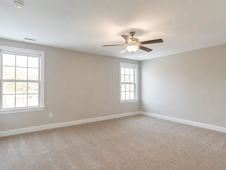 104 Edmer Ln — Photo 12