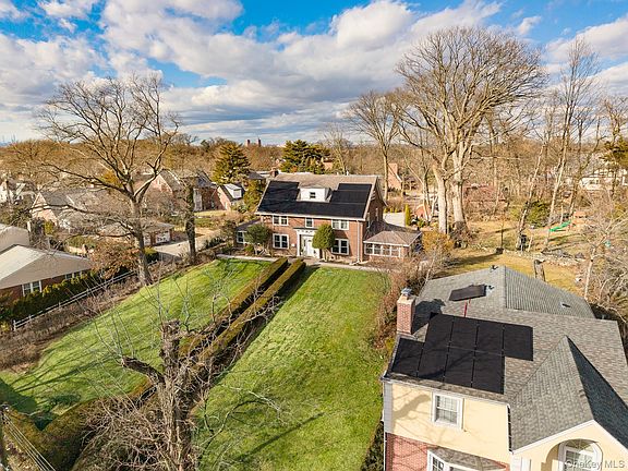 4th image of 181-23 Henley Road