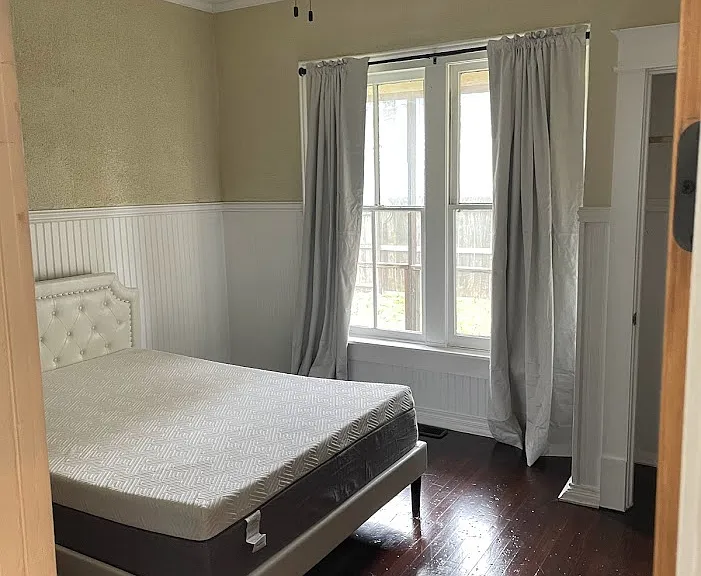 406 E Unaka Ave #2 — Photo 2