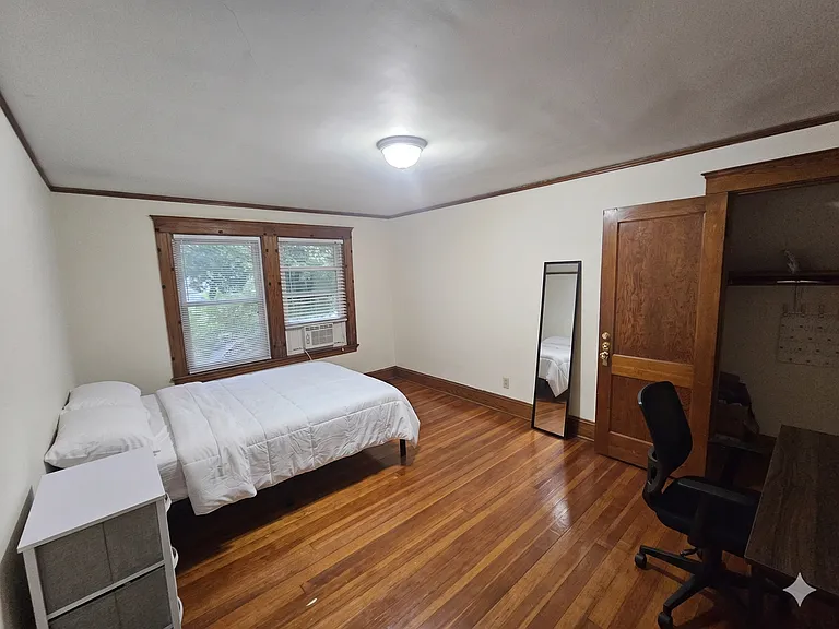 11 Saint James Ave #2 — Photo 3