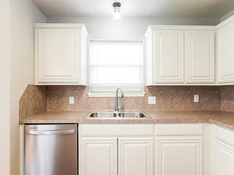 4616 Wheatland Dr — Photo 6