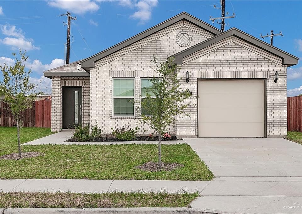 1st image of 2604 N Day Lily Ave