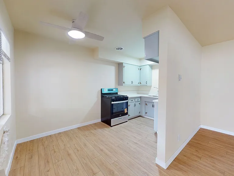260OAK — Photo 3
