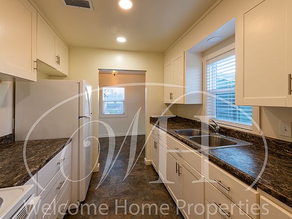 3rd image of 503 E Pine St