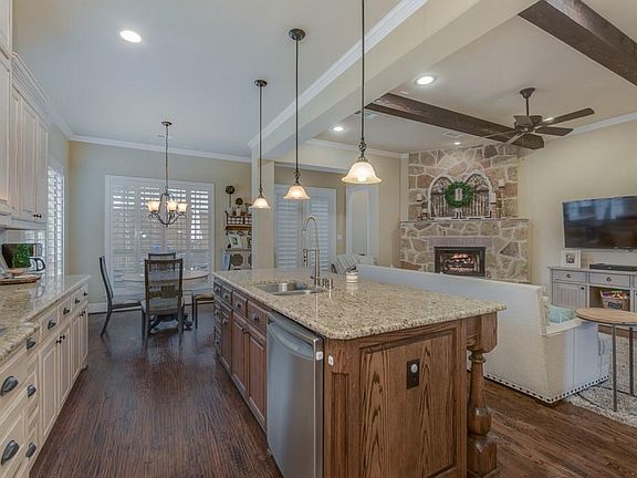 3rd image of 774 Sleepy Creek Dr